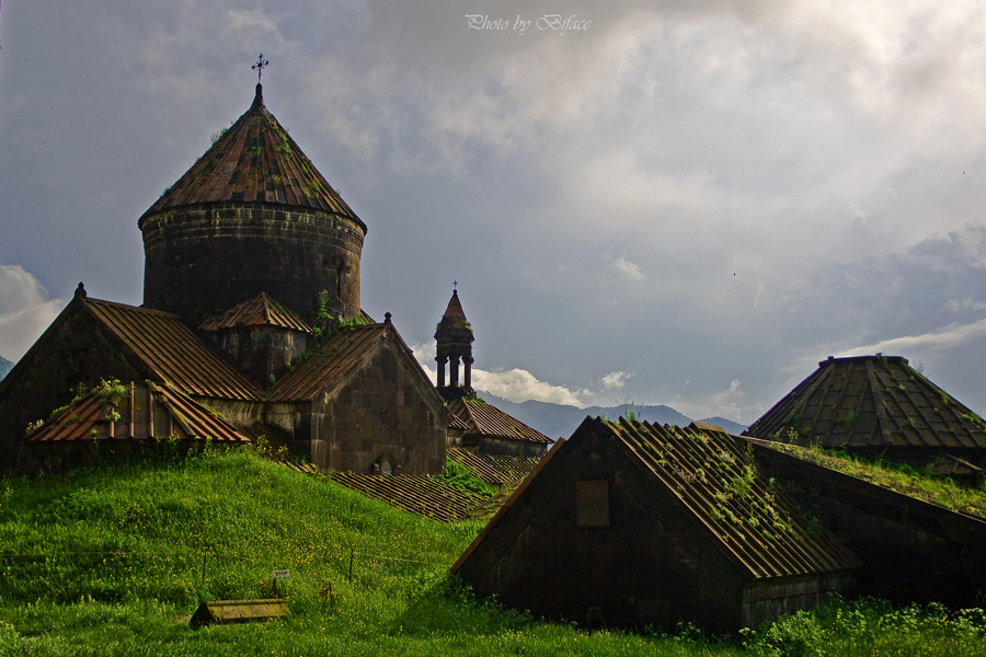 © Tigran Biface Lorsabyan - Ахпат после дождя