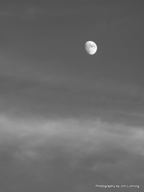 © Jim Luhning - Moon with clouds