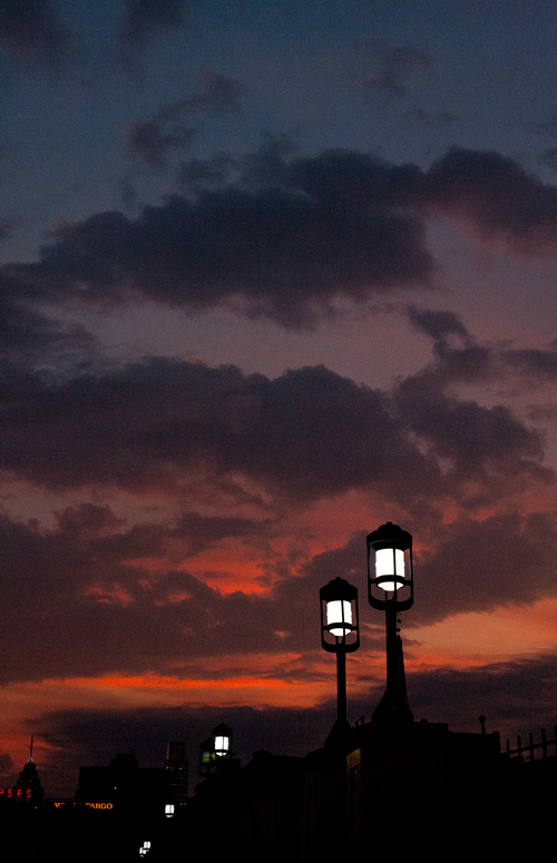 © STEVEN HUMPHREY - penn landing-dusk