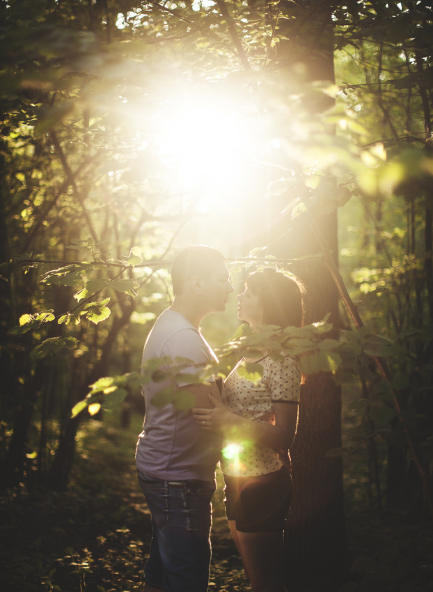 © Yulianna Asinovskaya - Love in the sun