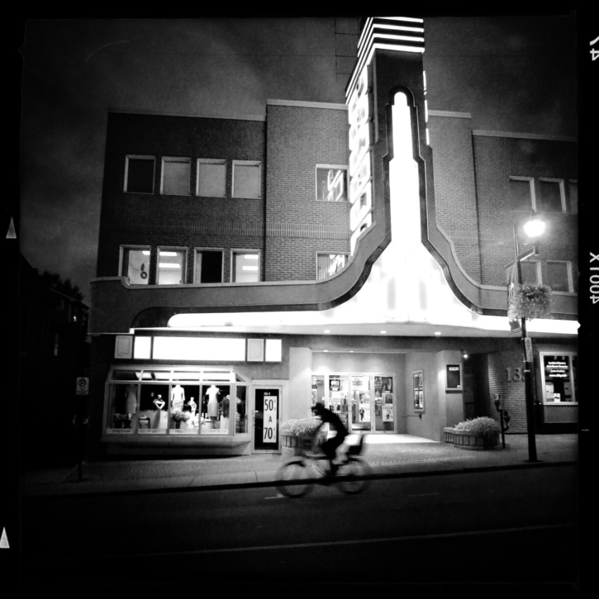 © Jean-Francois Dupuis - Street ambiance